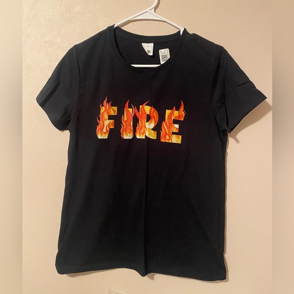 Tops - NWOT Fire costume tshirt size small